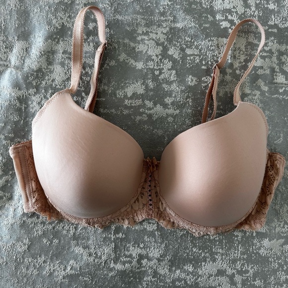 Elegant Lace Padded Bra in Nude - Picture 5 of 5